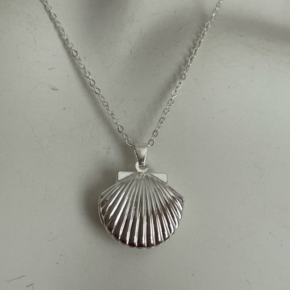 Jewelry - 4/$50 Seashell silver or gold nautical locket 18 inches